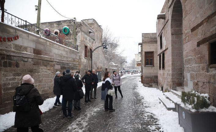 Usta isimlere Talas’ın tarihi mekanları tanıtıldı