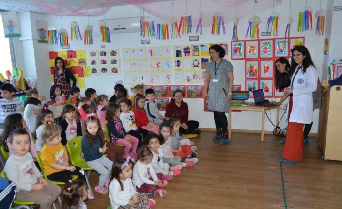 ADÜ Hastanesi çocuklar kişisel bakım ve hijyen konularında bilgilendiriliyor