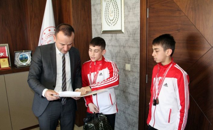 Ağrı Milli Eğitim Müdürü Tekin başarılı sporcuları kabul etti