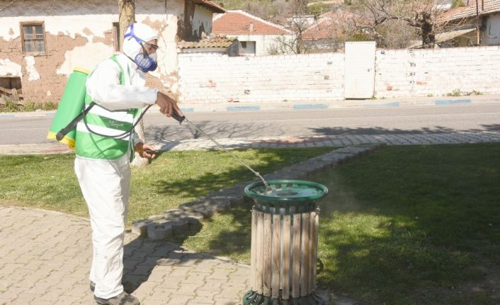 Aliağa’da hijyen ekipleri virüse karşı kent genelinde dur durak bilmedi