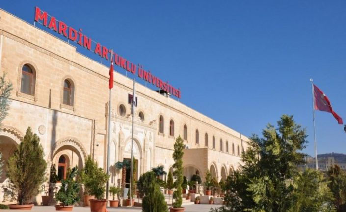 Artuklu Üniversitesi ’Artuklu evde kitap okuyor’ etkinliği başlattı