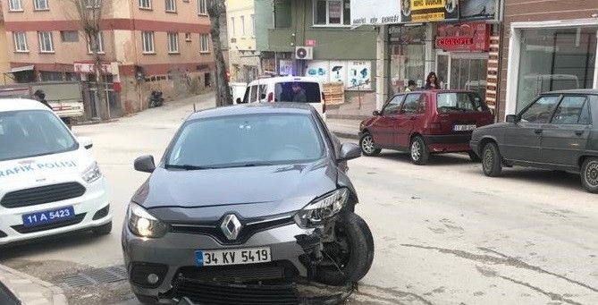 Bilecik’te trafik kazası, 4’ü hafif 5 kişi yaralandı