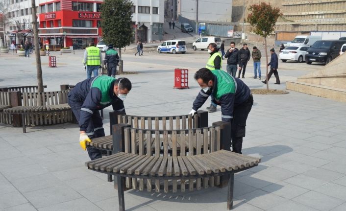 Bolu’da, bank ve oturaklar kaldırıldı