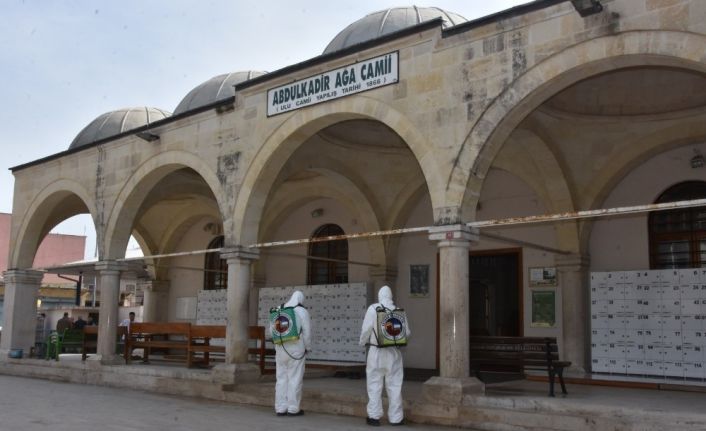 Ceyhan korona virüse karşı dezenfekte ediliyor