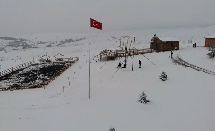 Dinek Dağının eşsiz kar manzarası havadan görüntülendi