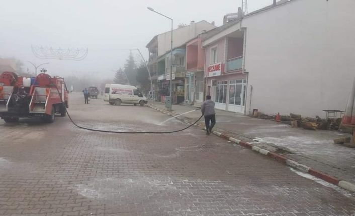 Dumlupınar’da tüm sokaklar dezenfekte edildi