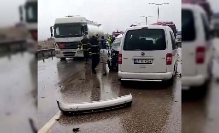 Gaziantep-Adana otobanında zincirleme trafik kazası: 6 yaralı