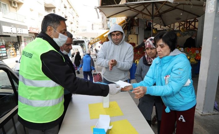 Gaziemir’in pazar yerlerinde korona virüsü seferberliği