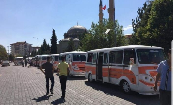 Gediz’de sağlık çalışanlarına halk minibüsü seferleri ücretsiz