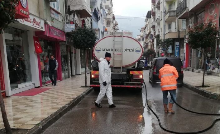 Gemlik Belediyesi ekipleri görev başında