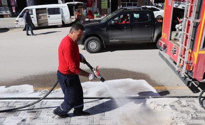 Gölpazarı’nda sokaklar Korona virüsüne karşı dip köşe yıkandı