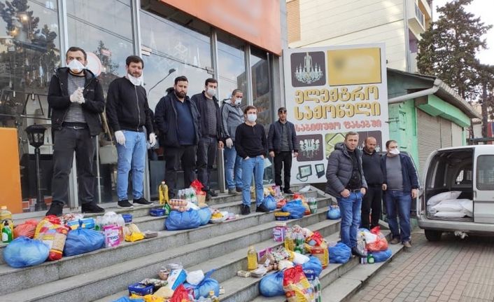 Gürcistan’da hayırseverden ailelere yardım