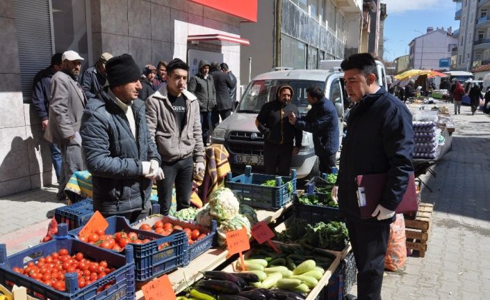 İhsaniye pazarında Korona virüs durgunluğu