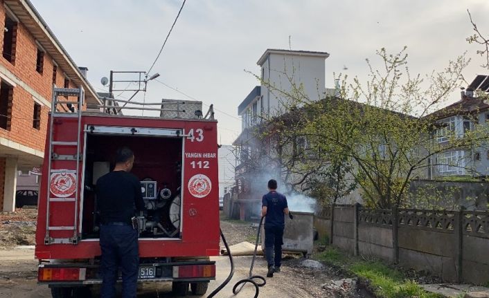 İtfaiye ekipleri çöp yangınını söndürdü