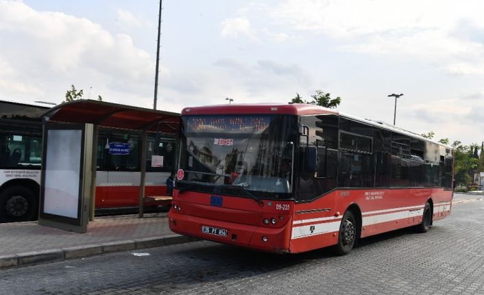 İzmir’de otobüs sayısı azaltılmıyor