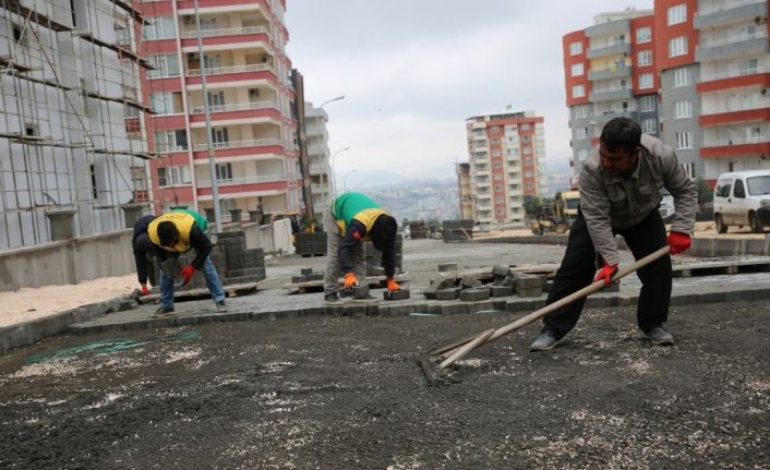 Karaköprü’de yeni yollar parke taşıyla döşendi