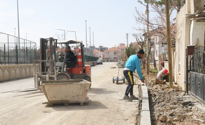 Karaman Belediyesinde kaldırım çalışması