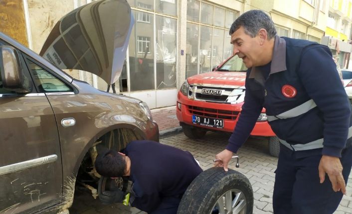 Karaman’da itfaiyeden kedi kurtarma operasyonu