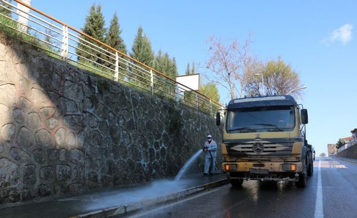 Körfez’de caddeler yıkanıyor