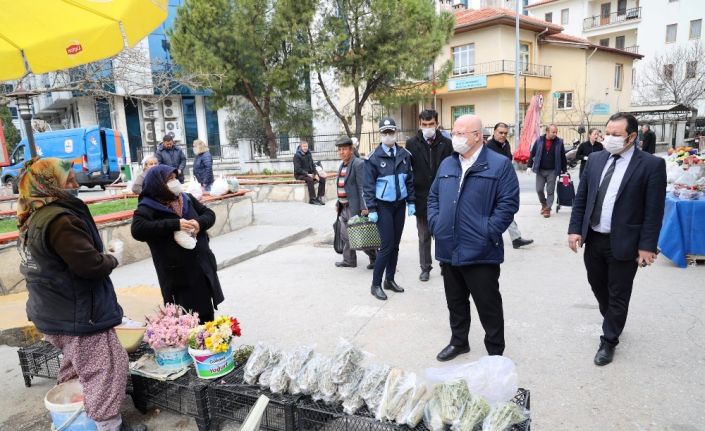 Menteşe halk pazarında Korona virüs denetimi