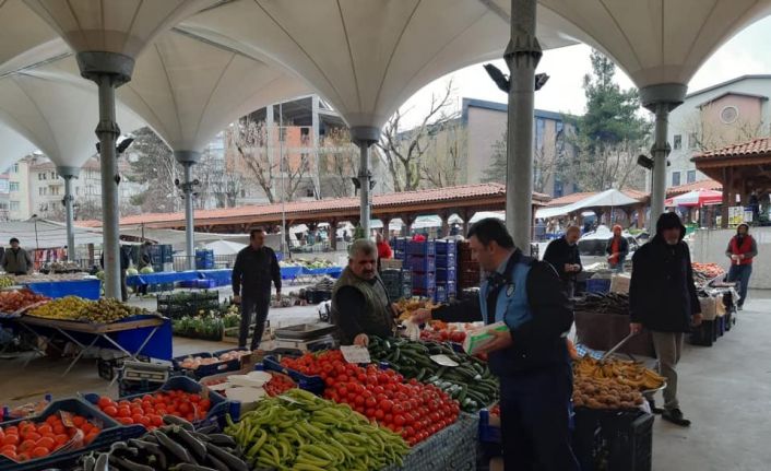 Pazar esnafına korona virüs anlatıldı