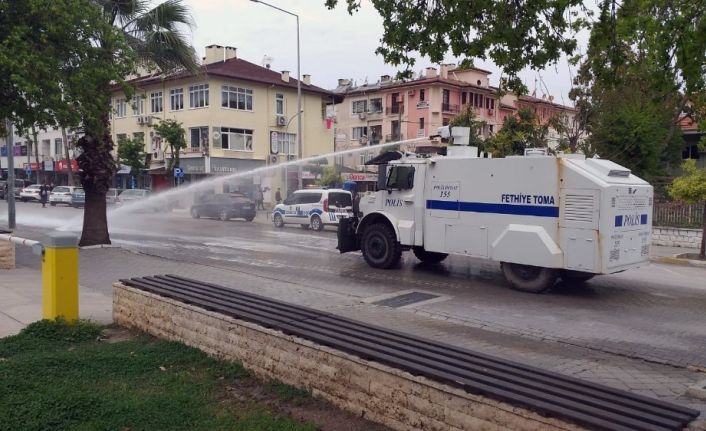 Pazar yerinin dezenfektesini TOMA yaptı