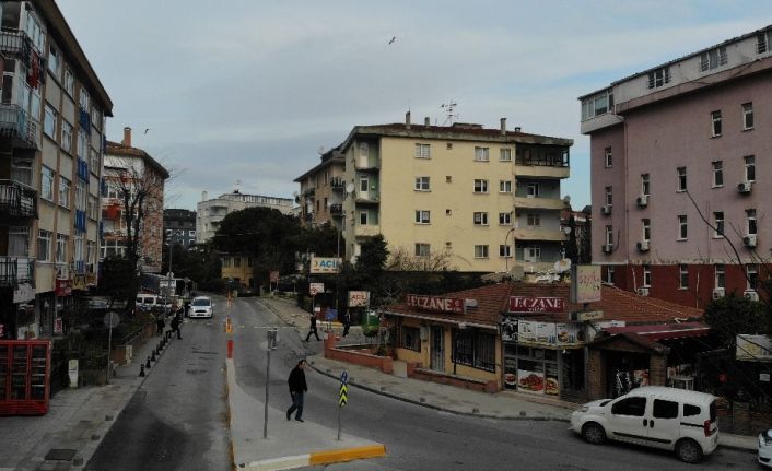 Pendik’te balkonları çöken bina havadan görüntülendi