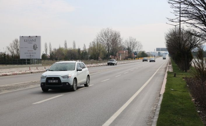 Şehirleri birbirine bağlayan kavşak boş kaldı