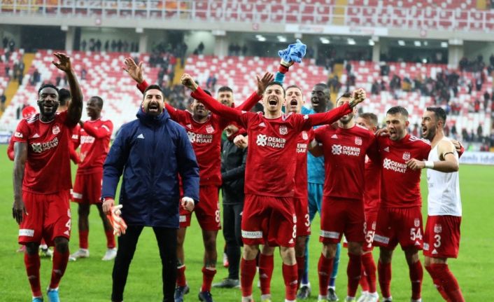 Sivasspor, Avrupa devleriyle yarışıyor