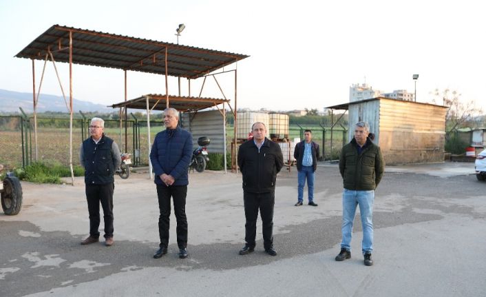 Tarhan’dan, korona ile mücadele eden çalışanlara simit ayran ikramı