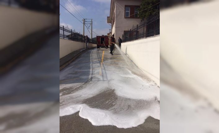 Toplum sağlığı merkezi ve sağlık ocağı bahçesi dezenfekte edildi