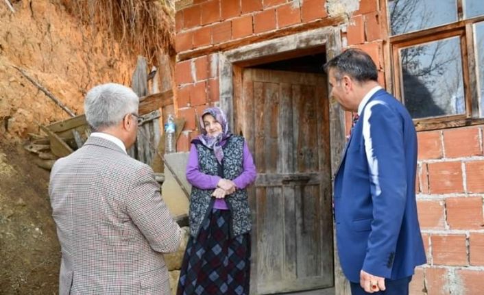 Vali Gürel, köylüleri koronavirüse karşı bilgilendirdi