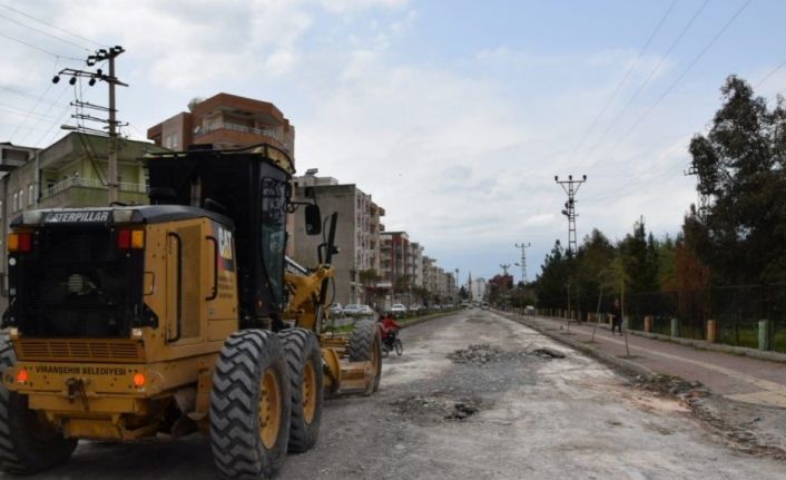 Viranşehir’de yollar onarılıyor