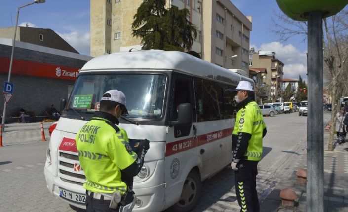 Yolcu taşıyan araçlar polis denetiminden geçiyor