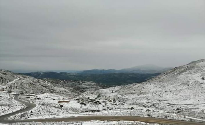 Afyonkarahisar’a nisan ayında kar sürprizi