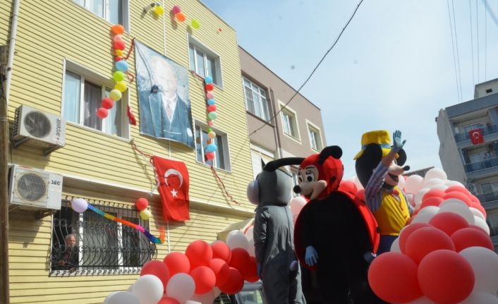 Akhisar Belediyesi, 100. yıl coşkusunu sokaklara taşıdı