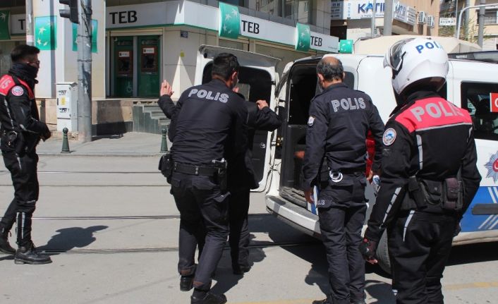 Antalya’da polisi kuş uçurtmadı