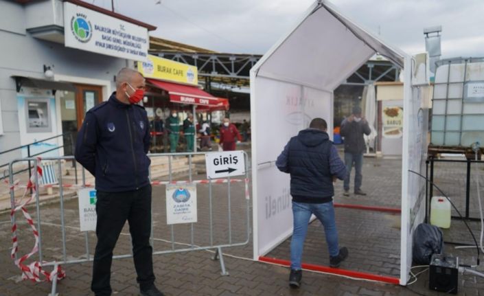 Ayvalık Belediyesi kendi dezenfekte tünelini üretti