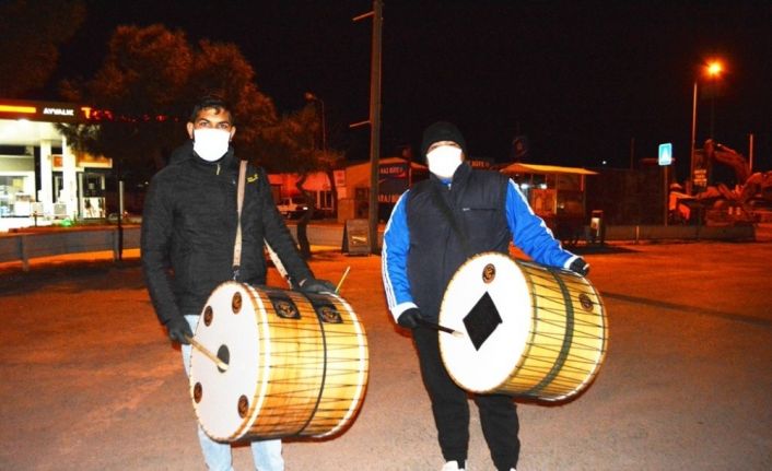 Ayvalık’ta sahur davulcuları destek bekliyor