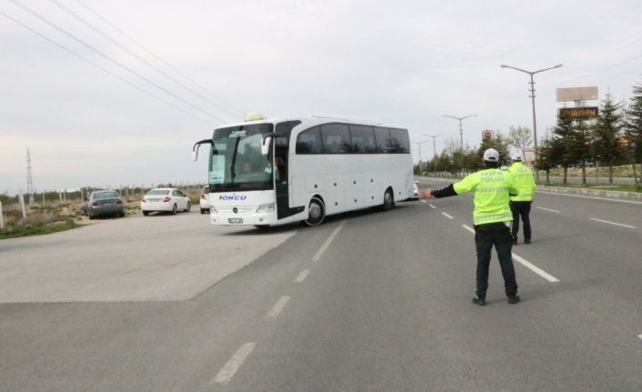 Azerbaycan’dan gelen Türk vatandaşları Niğde’de yurtlara yerleştirildi