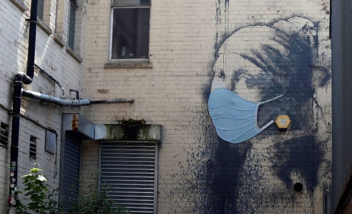 Banksy’den "İnci Küpeli Kız’’ portresine korona güncellemesi