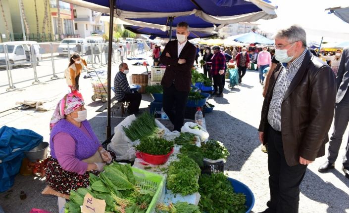 Başkan Aşgın semt pazarlarını inceledi