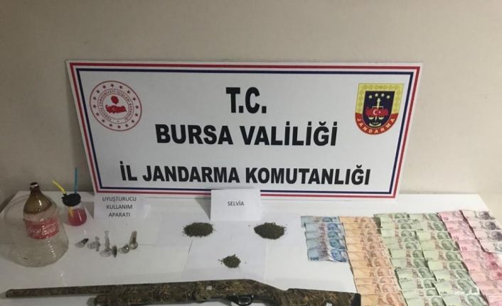 Bursa’da uyuşturucu operasyonu: 3 gözaltı