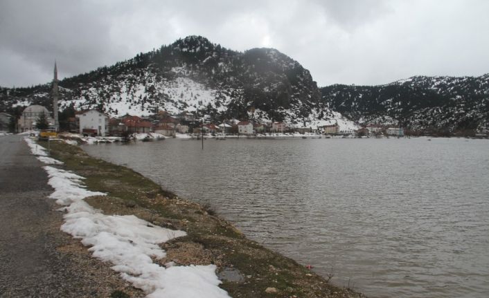 Derebucak’ta zarar görenlere yardım eli