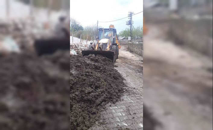 Eğil Belediyesi kırsal mahallelerde temizlik çalışması başlattı