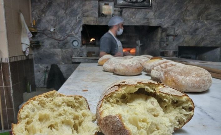 Fırınlarda "sokağa çıkma yasağı" mesaisi