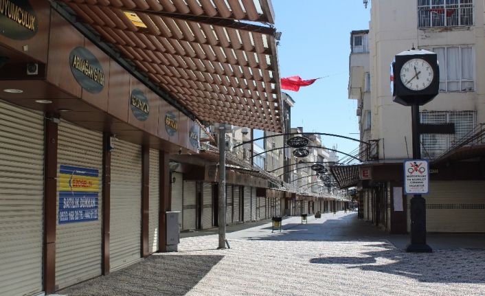 Gaziantep’in dolup taşan çarşıları boş kaldı