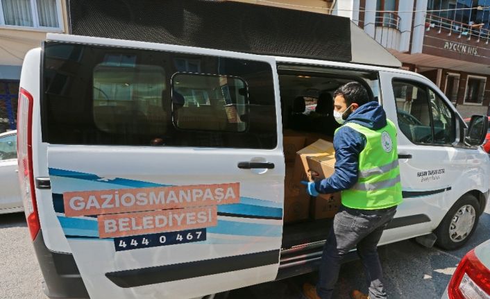 Gaziosmanpaşa’da yasağın ilk günü erzak ve ekmek dağıtımı yapıldı