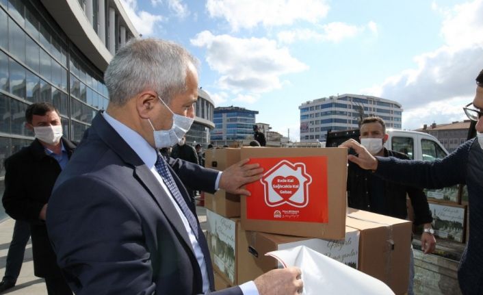 Gebze’de ihtiyaç sahiplerine 9 bin adet Ramazan kolisi dağıtılıyor