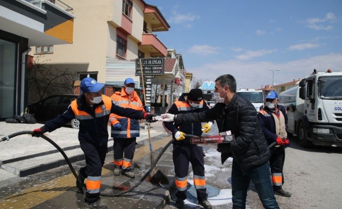 Gölbaşı Belediye Başkanı Şimşek: “Kimseyi ekmeksiz ve susuz bırakmayacağız"